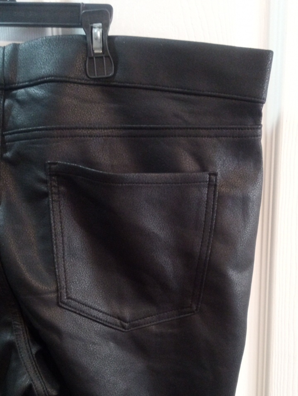 NO BOUNDARIES FAUX LEATHER JEGGINGS - Picture 6 of 10